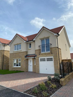 Luxury 4 bed detached cop26 stay